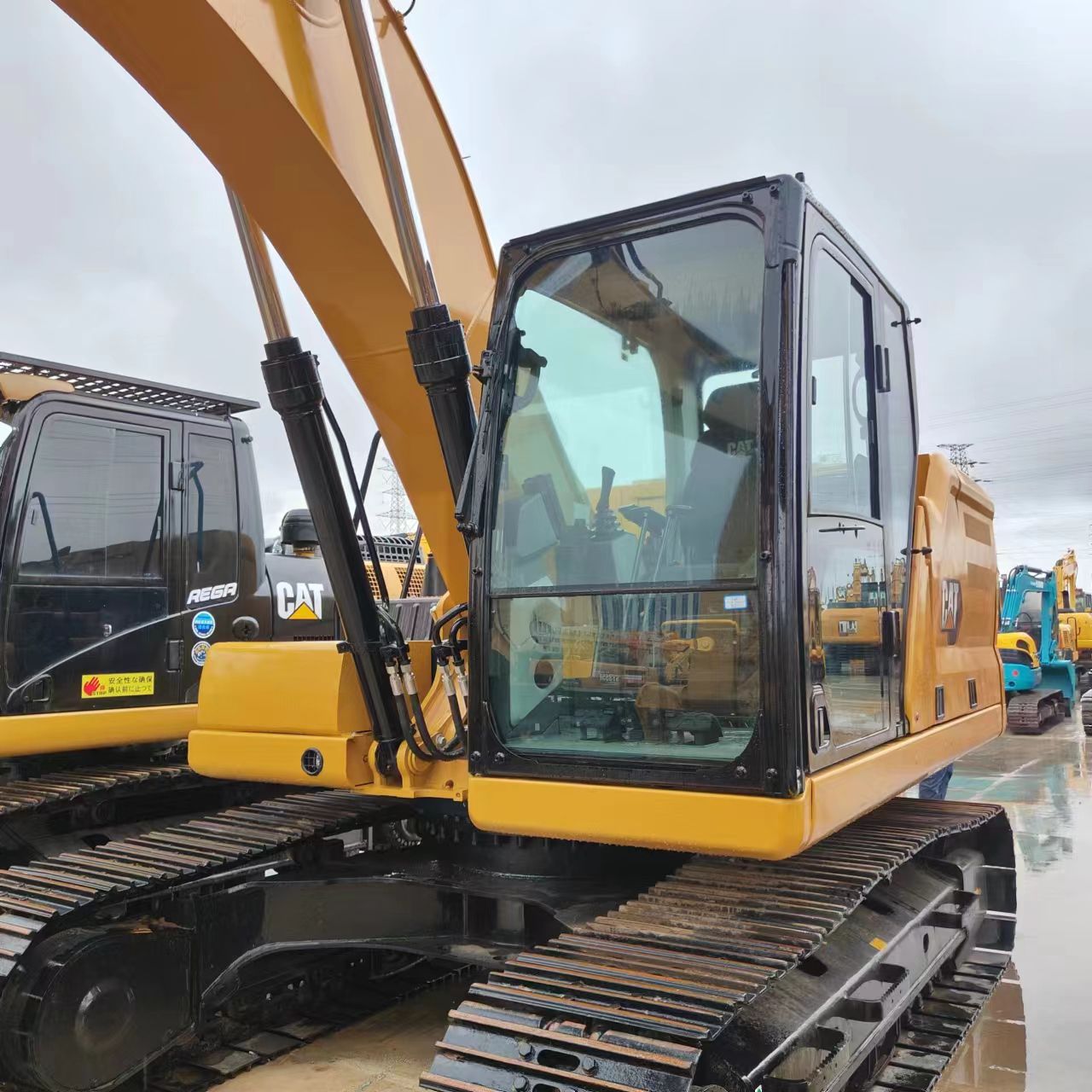 USED CATERPILLAR 320GC EXCATOR